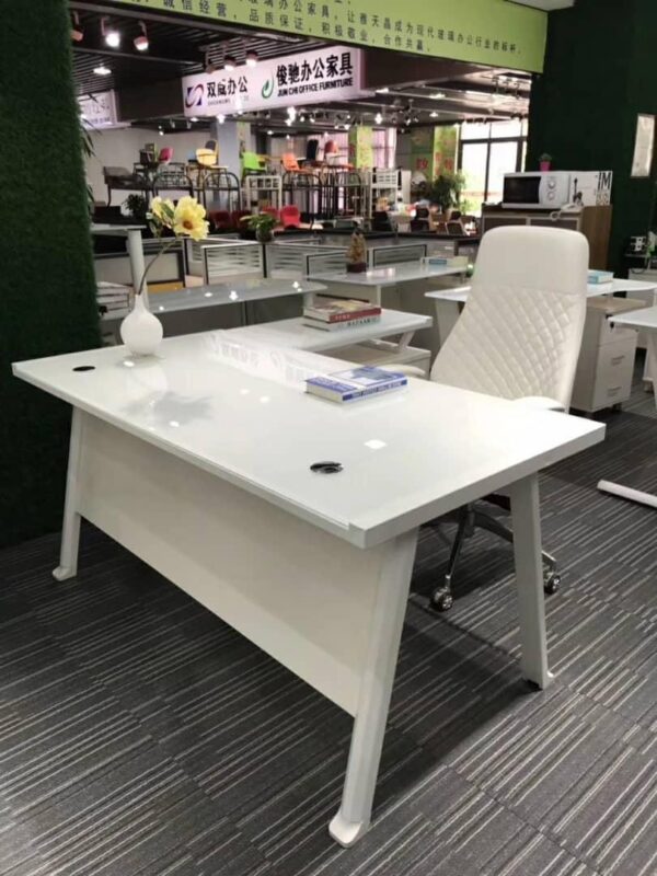 Executive office tables sale in Ojo Alaba Market