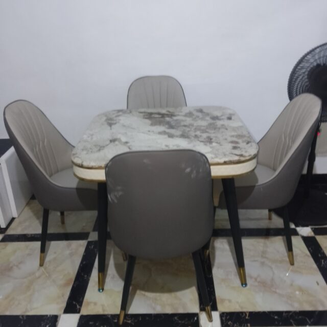 Dinning set for sale at Olojo drive Alaba Ojo