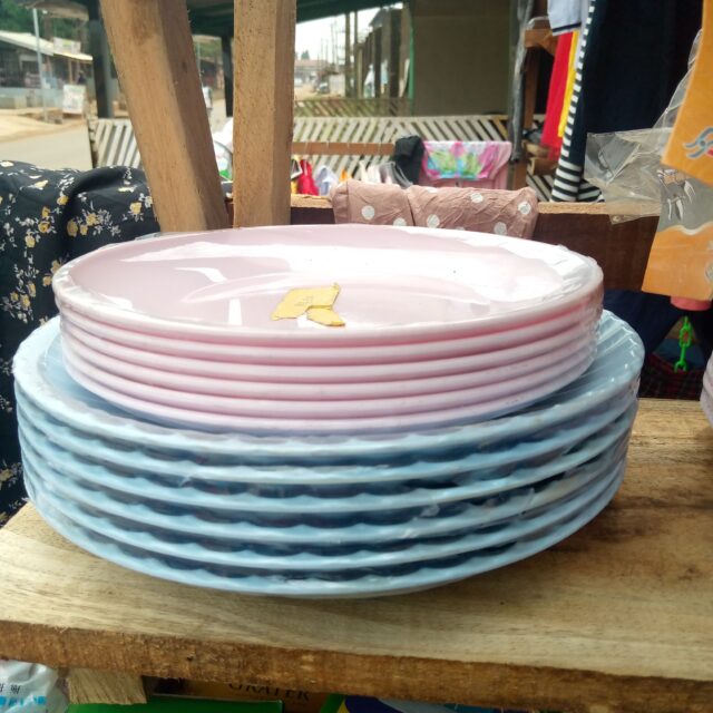 Quality kitchen things such as plate, cup, atc is sale at ikorodu