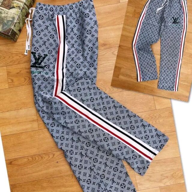 Joggers for unisex for sale in balogun market