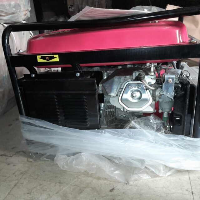 6.5 kva Original Elepaq Generator Sale in Ojo Alaba (ec 12000 cxs)