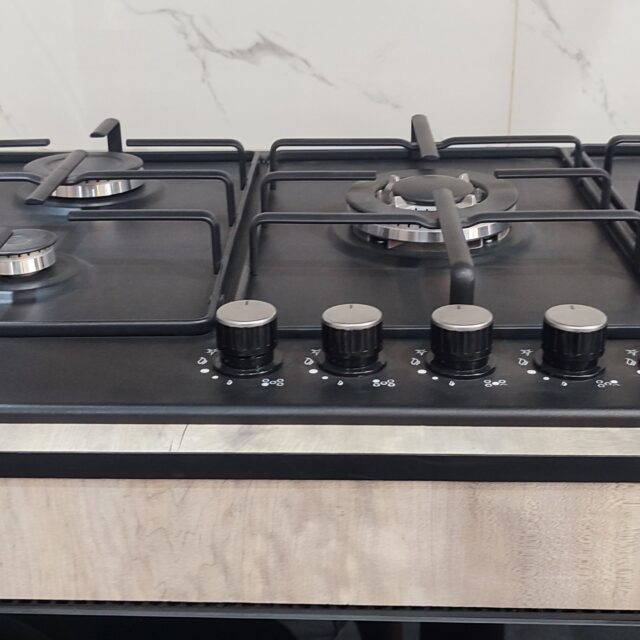 4 in 1 burner kitchen hold for sale at Ojo