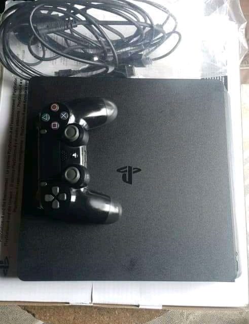 Playstation 4 and 5 Pro In Ojo