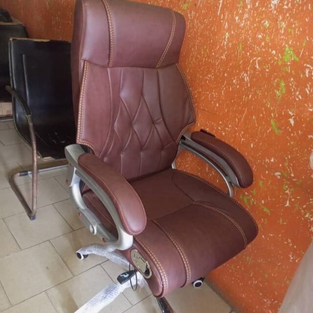 Executive office chair