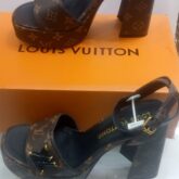 Luxury shoes for sale in balogun market Eko