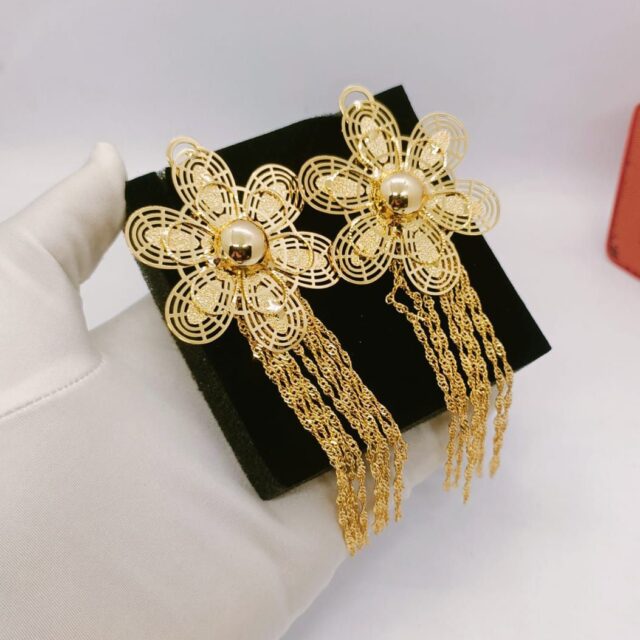 Gold plated Earrings available at Trade fair market