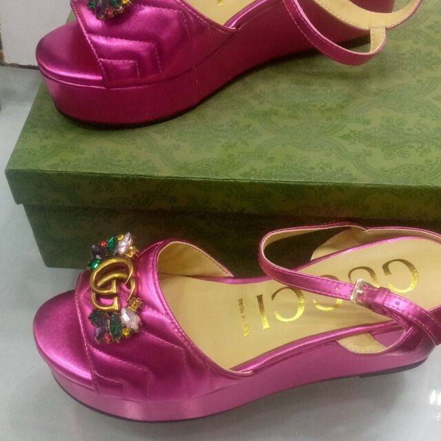 Luxury shoes for sale in balogun market Eko