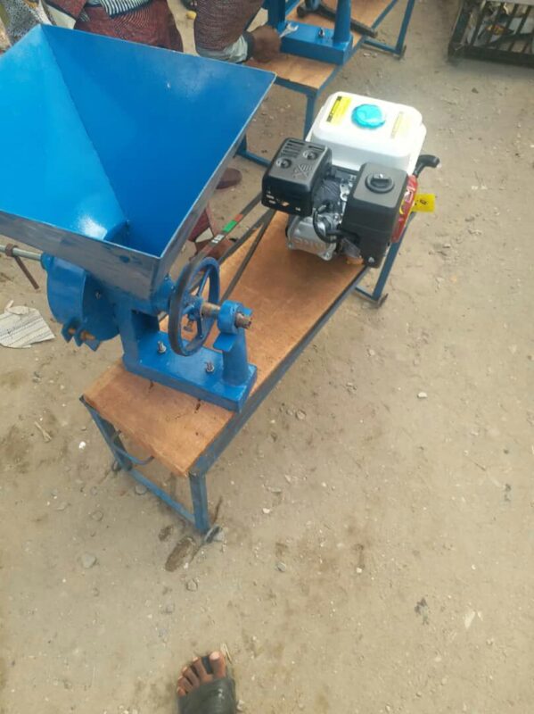 Local grinding mill with Gx200 for sale at ojo