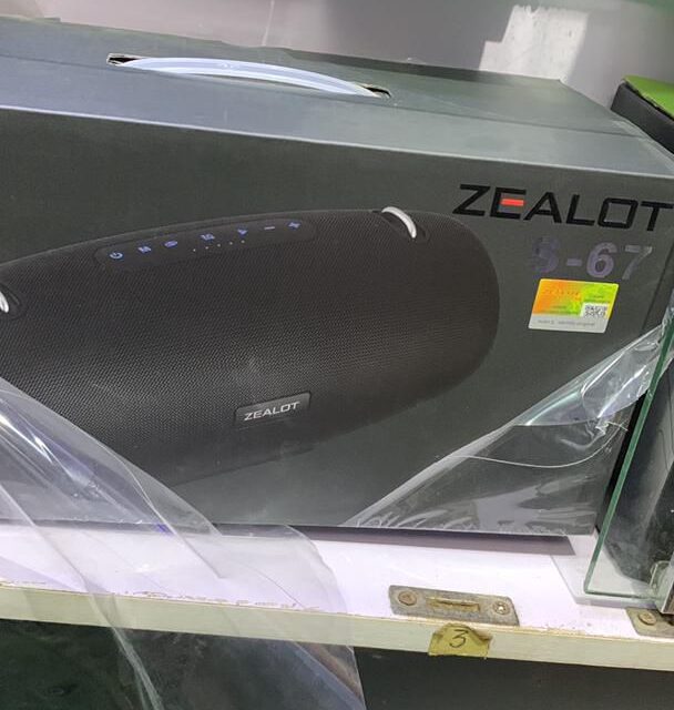 Zealot mp3 with lasting battery