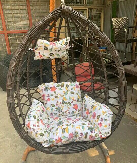 GARDEN UMBRELLA. CHAIRS. AND TABLES FOR SALE AT OJO ALABA