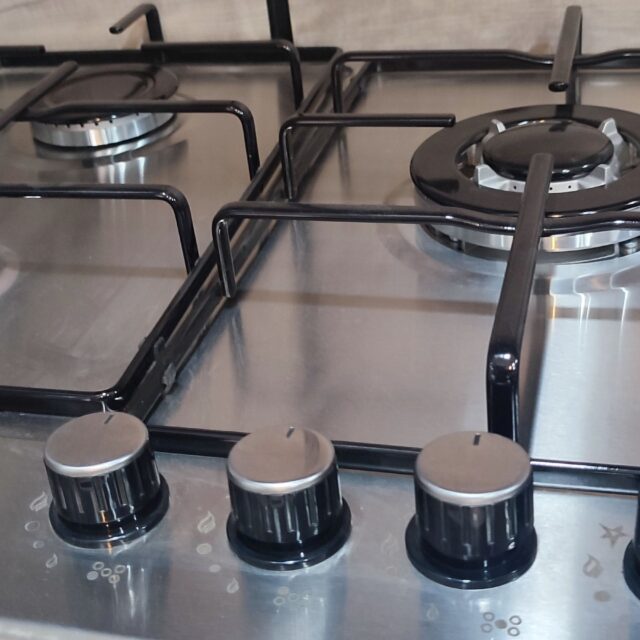 4 in 1 burner kitchen hold for sale at Ojo