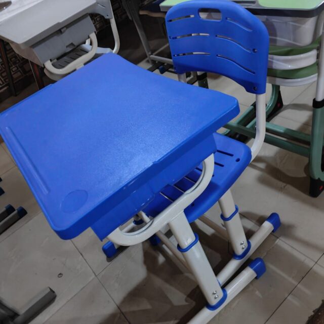 Kids desk | Quality Furniture for Sale at ojo alaba