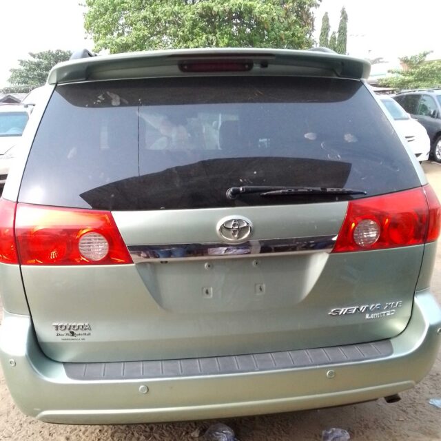 Used Toyota Sienna in Apapa Lagos