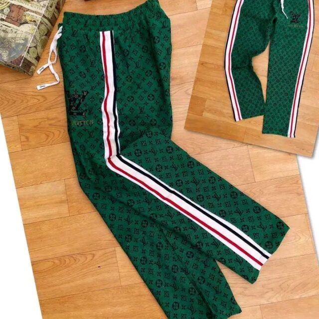 Joggers for unisex for sale in balogun market