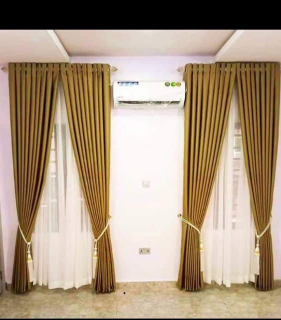 Curtains and blinds for sell in trade fair market