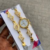 Avoidable wristwatch and bracelet set at ojo alaba