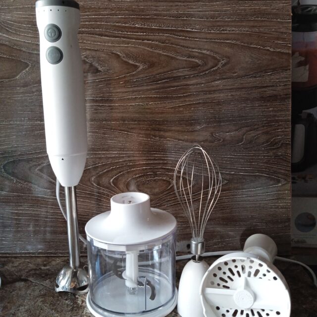 Hand blender set.