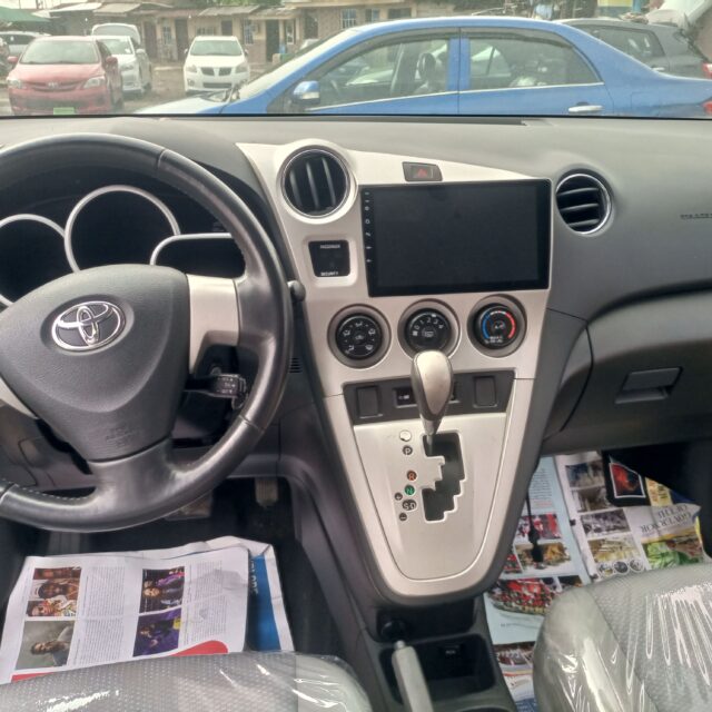 Toyota matrix 2010