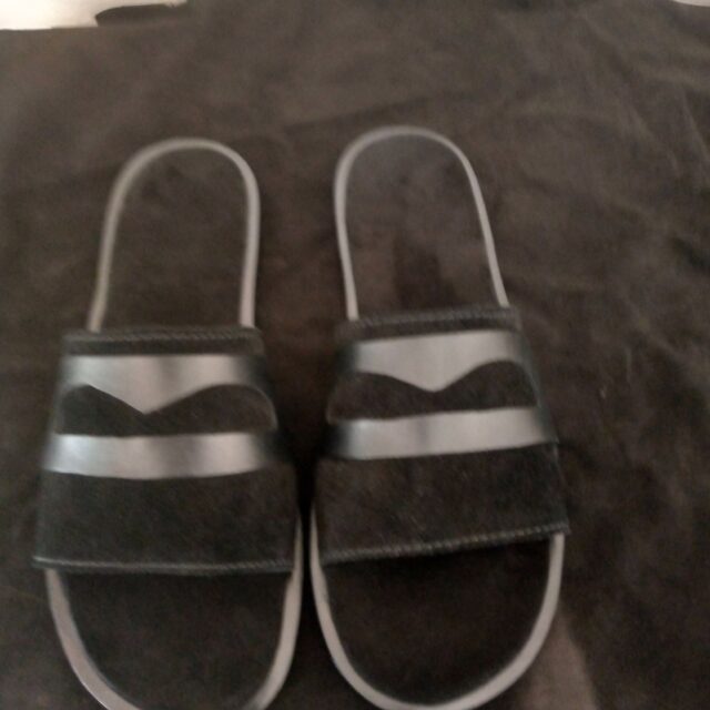 Black slippers leather Palm & sued cover palm