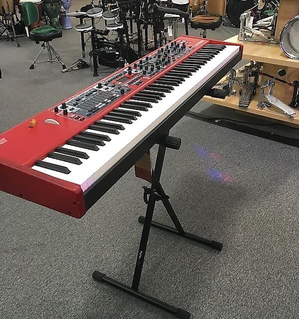 Yamaha SX 700 keyboard