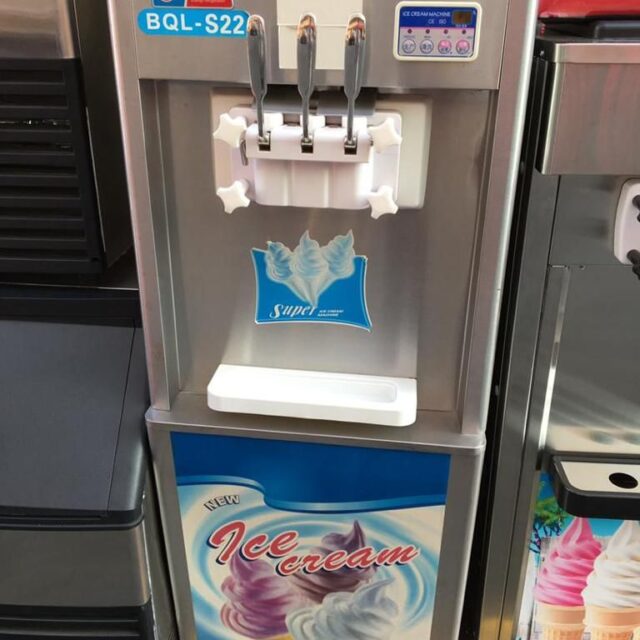 Standing Ice cream machine available in stock at flash Point kitc