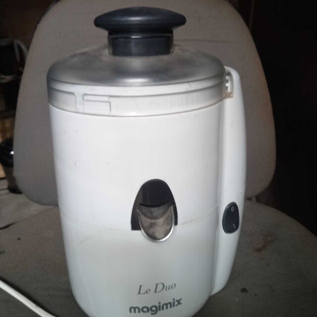 Slow juicer and ice cream maker for sale at ojo