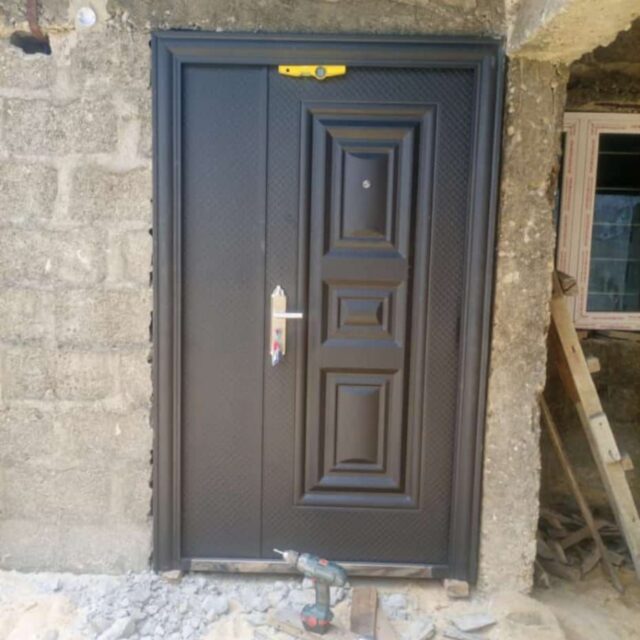 4ft luxury door is available for sale at Odunade Orile Coker oppo