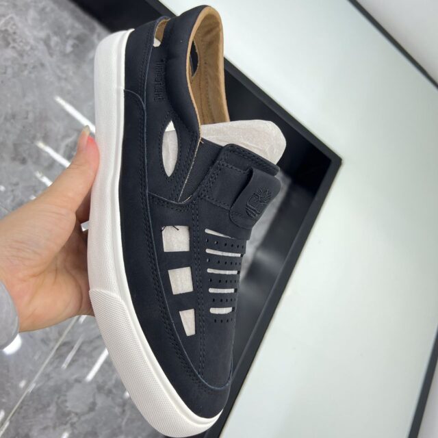 Men’s sneakers