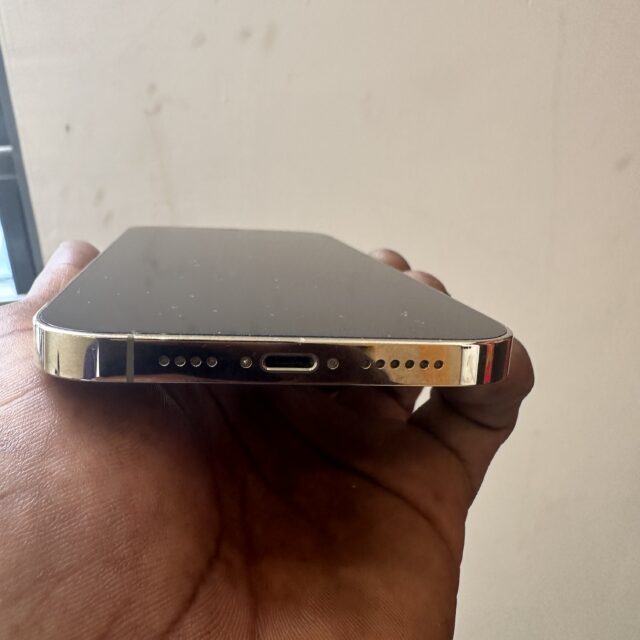 USA used iPhone 12 Pro Max 256GB for sell in ikeja