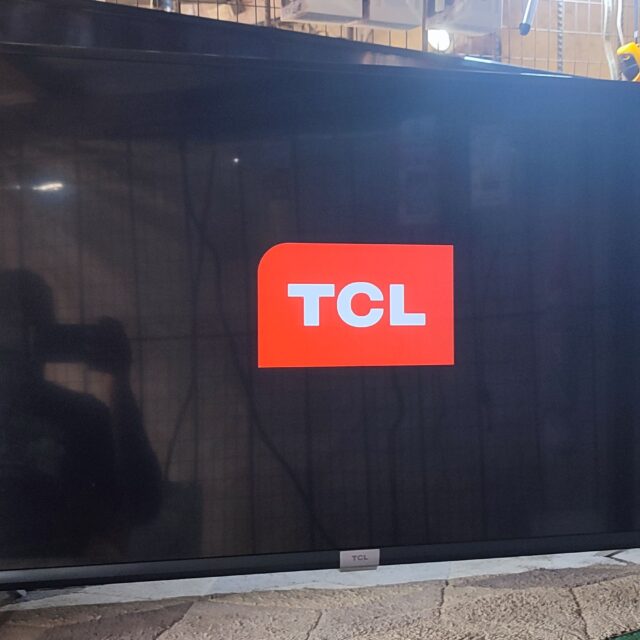 43 INCHES TCL SMART UHD LED TV