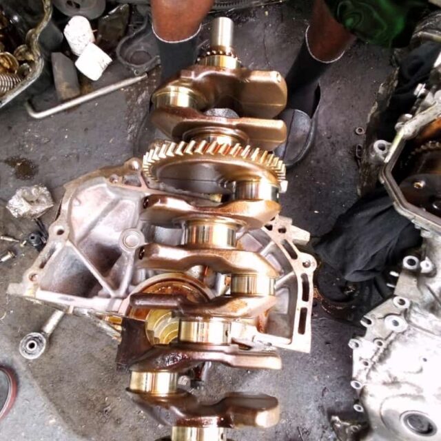 Crankshaft 2az for sale at ladipo market