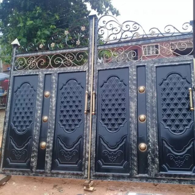 Channel Gate for sale at ikorodu