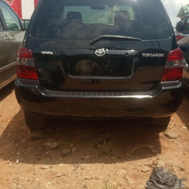 Nigeria Used Toyota Highlander for sale at Gbagada