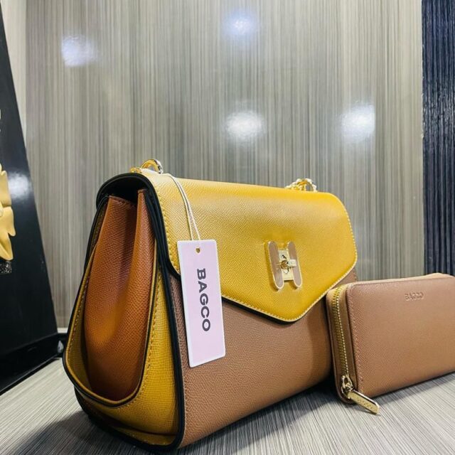 Ladies Handbag for sale at Ikeja