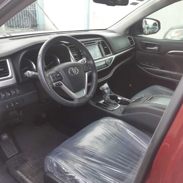 2014 Toyota Highlander for Sale at Ikeja