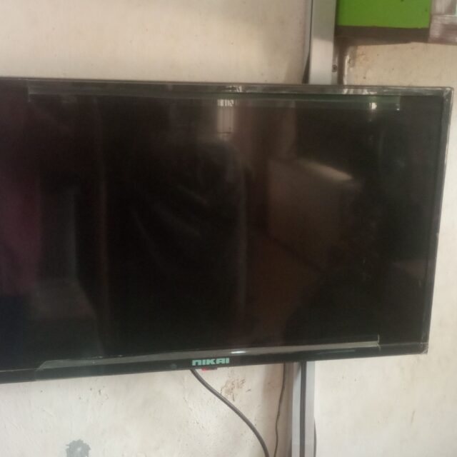 43 inches Hisense smart TV for sale at ikeja along