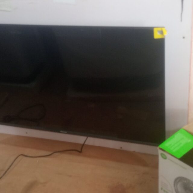 43 inches Hisense smart TV for sale at ikeja along