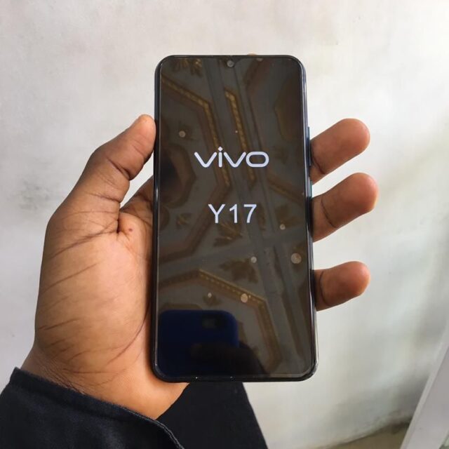 UK used Vivo y17 for sale at ikeja