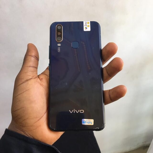 UK used Vivo y17 for sale at ikeja