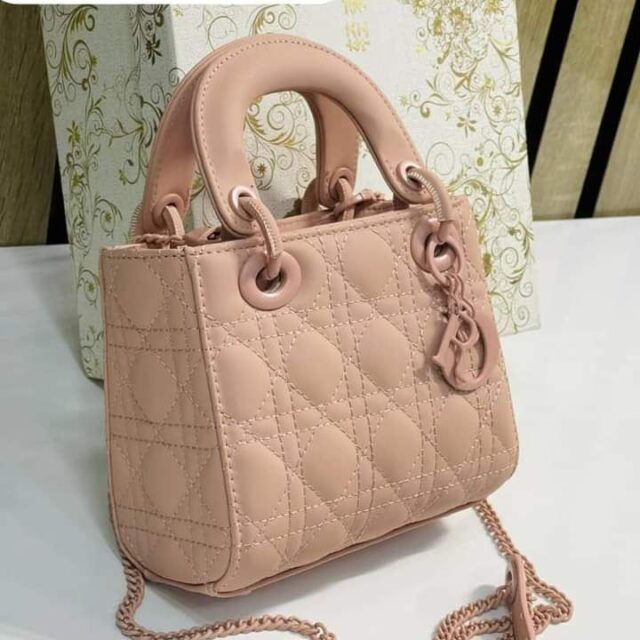 Ladies Handbag for sale at Ikeja