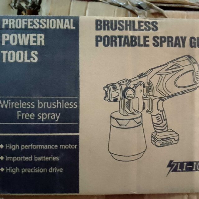 Brushless cordless spraying machine