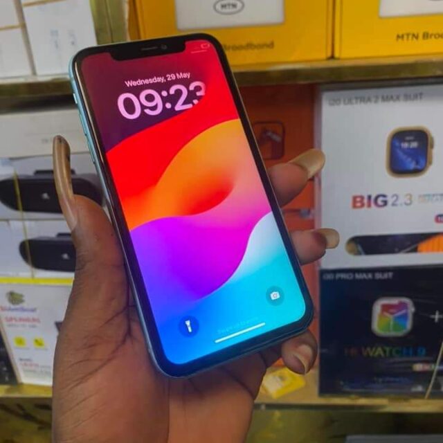 Used Iphone 11 for sale at Ikeja