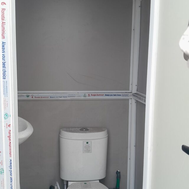 Executive mobile toilet Aluminium design