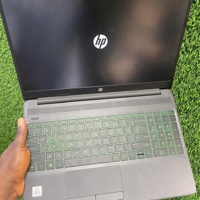 LAPTOP 10 GEN 8GB 500SSD available