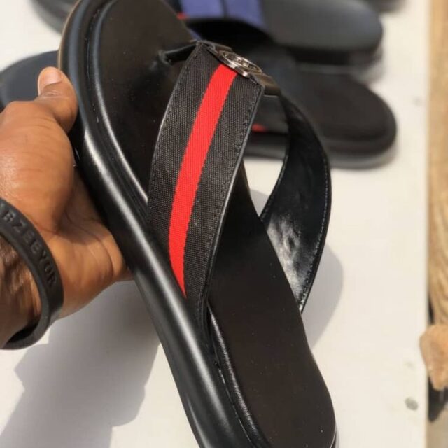 Handmade Gucci finger palm