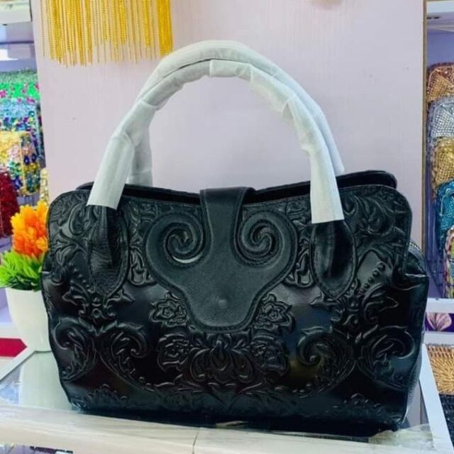 Italian handbag for sale at ikorodu