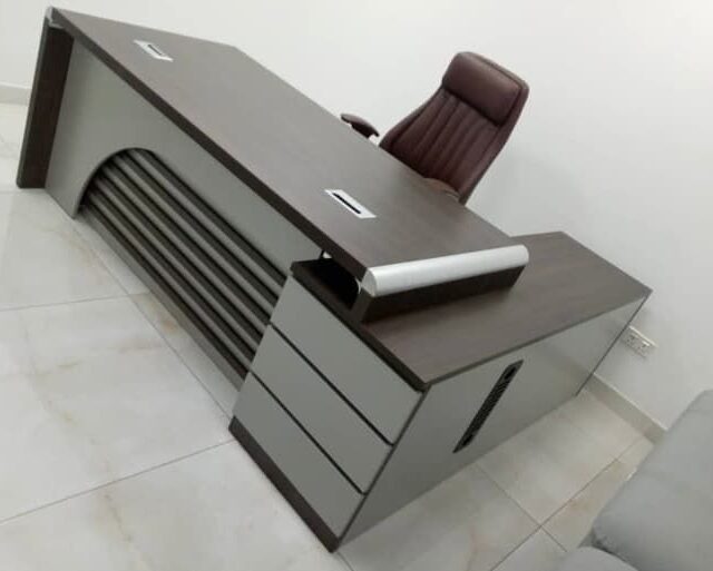 Executives MD complete Office set for sale at ojo