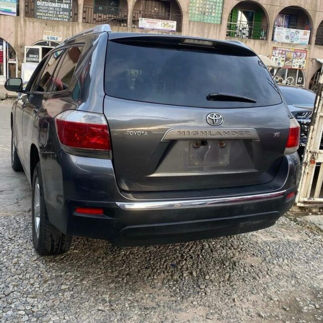 Toyota Highlander for sales at Eti osa