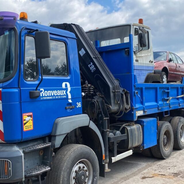 28TONS HIAB TRUCK FORSALE