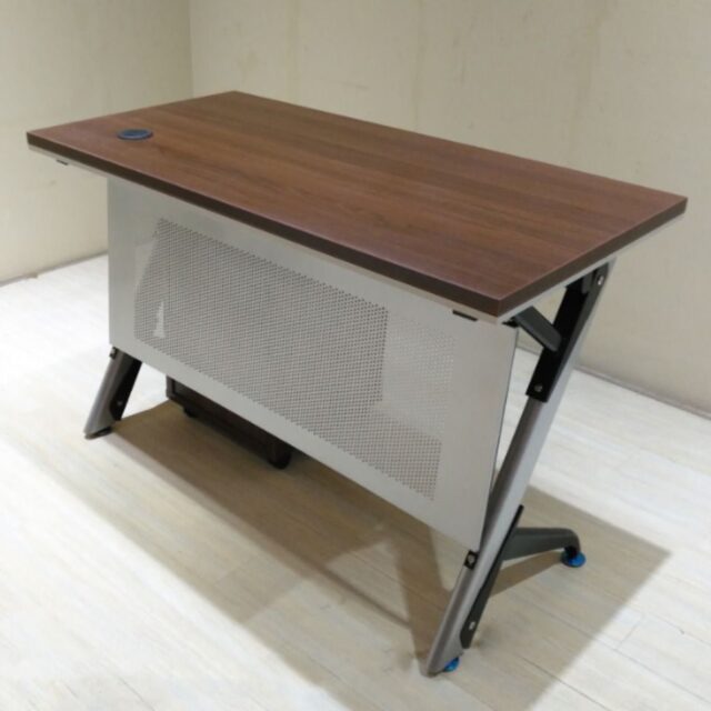 Receptionist Table for sale at ojo